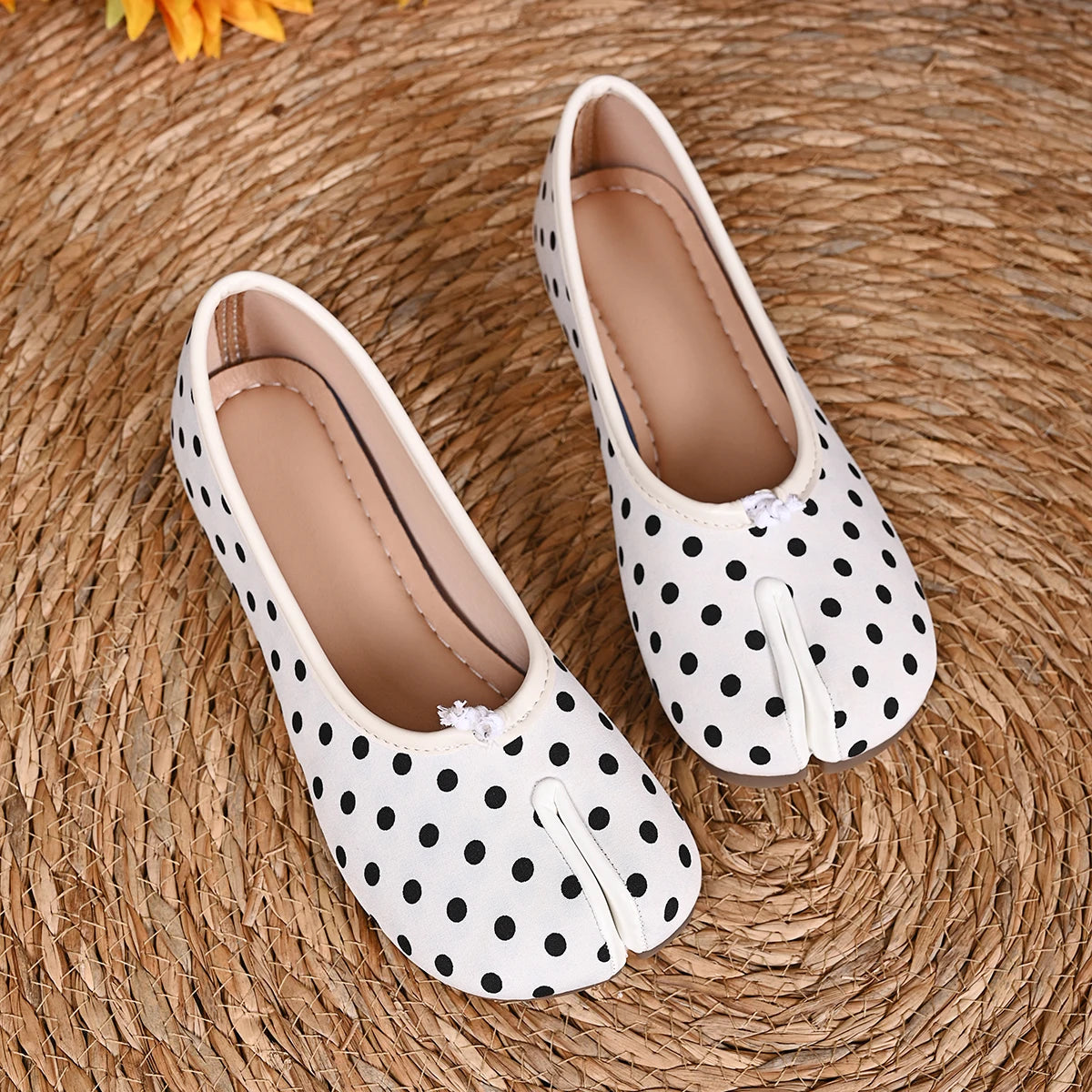 Polka Dot Tabi Flat