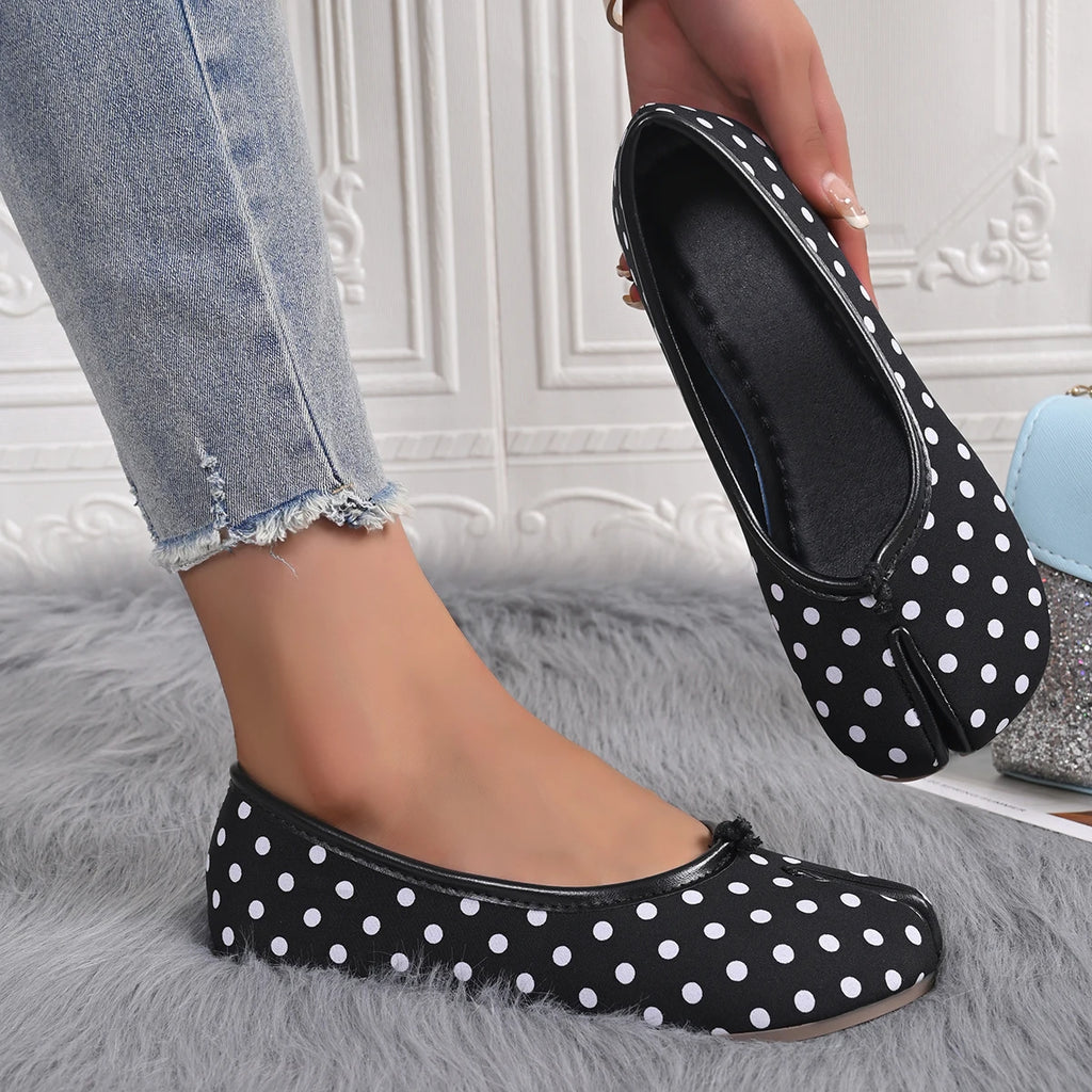 Polka Dot Tabi Flat