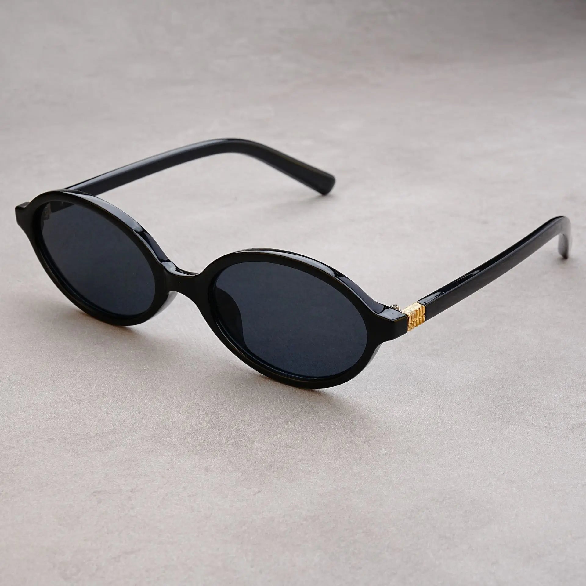 Oval Frame Shades